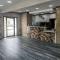 Super 8 by Wyndham Pasadena - Pasadena
