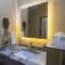 Super 8 by Wyndham Pasadena - Pasadena