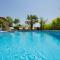 Stunning Home In Zmijavci With Outdoor Swimming Pool - Zmijavci