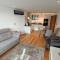 Seaside Serenity Oasis - High floor - Stunning Views - 1BR