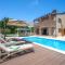 Paradis Villa Stone Queen with Heated Pool - Butkovići
