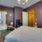 Dtwn Victorian Home - 1 Mi to Lake Michigan Beach!