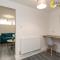 Ethel - 3BR 7 Beds - Sleeps up to 8 - Walk to Northampton Town Centre, Gen Hospital, Cafes, Pubs & Restaurants - Fast Wifi, Free Parking, SmartTV with Netflix by Centro Stays