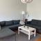 Tapiola Hill Apartment 2 bedroom and 1 living with private parking - Esbo