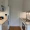 Tapiola Hill Apartment 2 bedroom and 1 living with private parking - Esbo