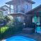 Praia do Rosa loft com cozinha