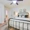 Updated Home with Private Hot Tub and Mtn Views! - 韦恩斯维尔