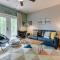 Updated Home with Private Hot Tub and Mtn Views! - 韦恩斯维尔