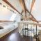 3 Bedroom Lovely Apartment In Ocquerre