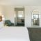 Staybridge Suites Chicago OHare - Rosemont by IHG