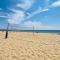 The Retreat - Large Luxury Apartment, Two Mins From Beach