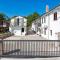 2 Bedroom Luxurious Home In Jurdani