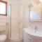 5 Bedroom Lovely Home In Posedarje