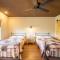 Miners Cabin #3 -Two Double Beds - Private Balcony - Walk to the Action