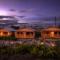 Miners Cabin #3 -Two Double Beds - Private Balcony - Walk to the Action