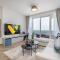 Vogue Al Wasl 1 Residence West 13th Floor with Large Balcony for view of Sheikh Zaid Road and One Za'abeel Tower and Burj Khalifa, Walkable to Metro with Easy Access to Sheikh Zayed Road & Dubai World Trade Centre - Dubaj