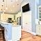 The Palm Luxury Beach House with Pool Top Location - Myrtle Beach