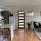 Private Guesthouse - Pet friendly - Walk to Beach