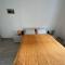 Grand F2 60mq centre Antibes, proche plages, commerces, 2 balcons, parking, train, bus, deco vintage, pet friendly Grand F2 60mq centre Antibes, proche plages, commerces, 2 balcons, parking, train, bus, deco vintage, pet friendly