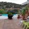 Casa con vistas increíbles, piscina Infinity y jardín con rincones preciosos - Las Rozas de Madrid