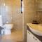 Kenn Holiday Home