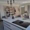 New minimal apartment,10 from Athens airport