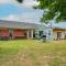 Horn Lake Home with Yard 8 Mi to Graceland!