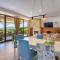 Villa Poemia- private villa with 4BD, pool and stunning sea view