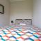 4 Bedrooms Homely House - Sleeps 6 Comfortably with 6 Double Beds,Glasgow, Free Street Parking, Business Travellers, Contractors, & Holiday-Goers, Near All Major Transport Links in Glasgow & City Centre - Glasgow