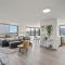 Hawaiian Monarch Penthouse 104 by Hawaii Ocean Club - Honolulu