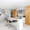Belle Escapes - Glenelg Skyline Penthouse
