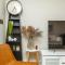 Spacious newly redecorated 5BD Family Home