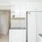 Spacious newly redecorated 5BD Family Home
