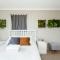 Spacious newly redecorated 5BD Family Home