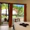 Castaway Surf Retreat