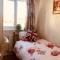 Cheerful 4 bedroom house with garden free parking