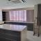 Poblacion Penthouse Suite with Private Roofdeck - مانيلا