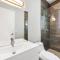 Granada Modern Luxury in Massive Mansion with Heated Pool - Miami