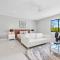 Granada Modern Luxury in Massive Mansion with Heated Pool - Miami