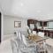 Granada Modern Luxury in Massive Mansion with Heated Pool - Miami