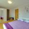 Holiday House Planik