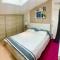 Maison contemporaine plein centre piscine &jacuzzi