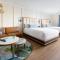 The Anza-a Calabasas Hotel