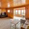 Waterfront Cottage with Sunroom and Patio and Grill