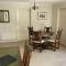 Exclusive 2 Bedroom Apartment with Summer House and Hot Tub