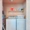 3BR / 2BA Townhome with Pool, Patio, WiFi, Washer/Dryer