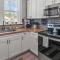 BeeKeepers Inn - Beautifully Renovated 1929 Bungalow with 2 Bedrooms on Brick Street near Tampas Attractions