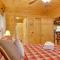 Dog-Friendly Getaway with King Suites and Hot Tub! - بلو ريدج