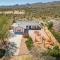 Hot Tub, Games, King Bed, Fire Pit, BBQ Grill, minutes from National Park and Views - Joshua Tree