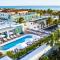 4 RM on Beach SoBeSuites by AmericanVacationLiving
